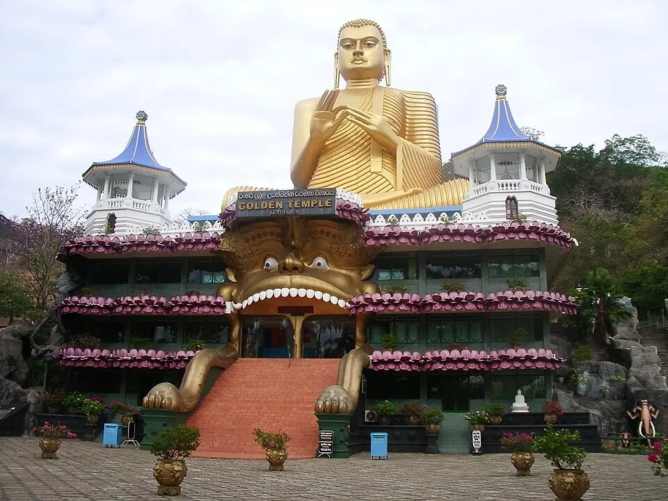 Dambulla cave temple