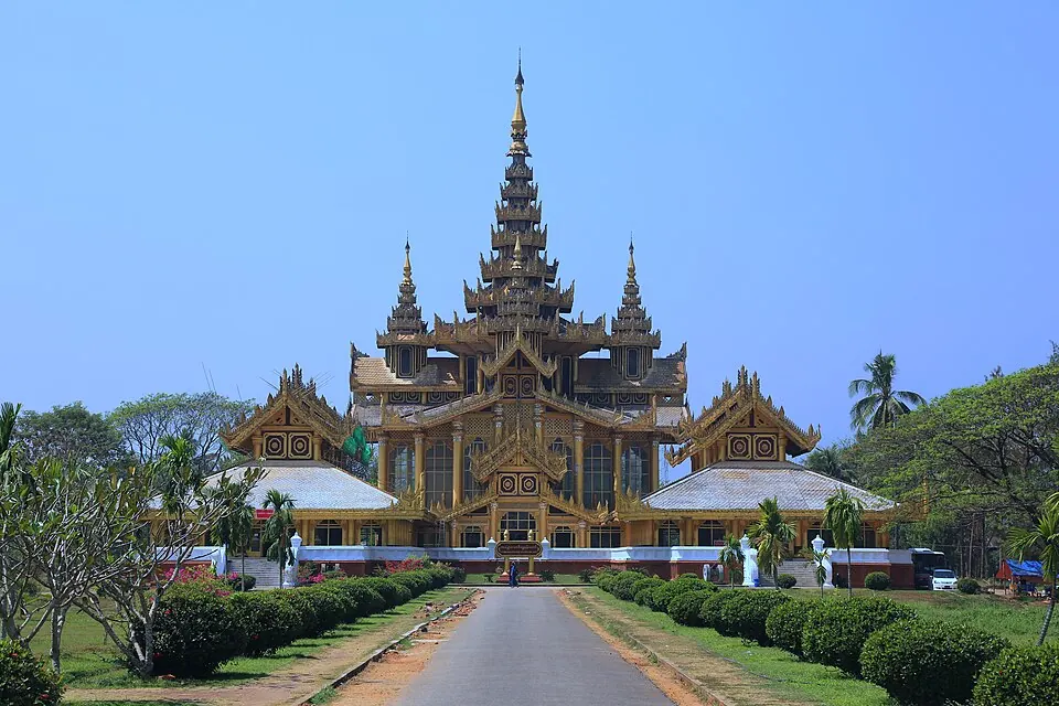 Kanbawzathadi Palace